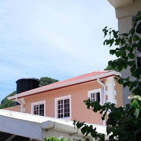Maggie'S Inn Soufrière Exterior foto