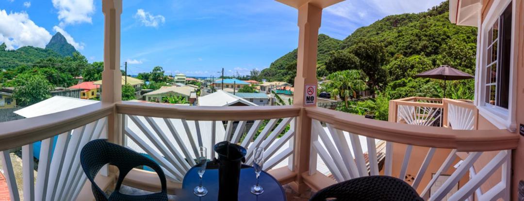 Maggie'S Inn Soufrière Exterior foto