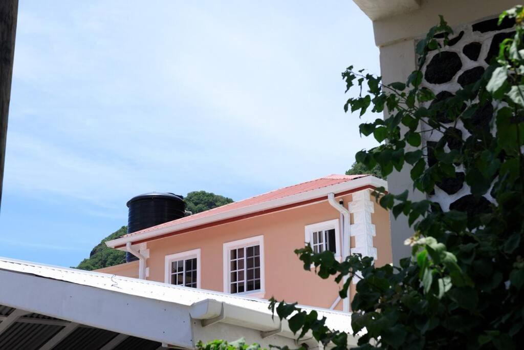 Maggie'S Inn Soufrière Exterior foto