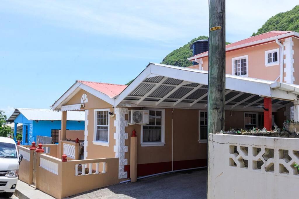 Maggie'S Inn Soufrière Exterior foto